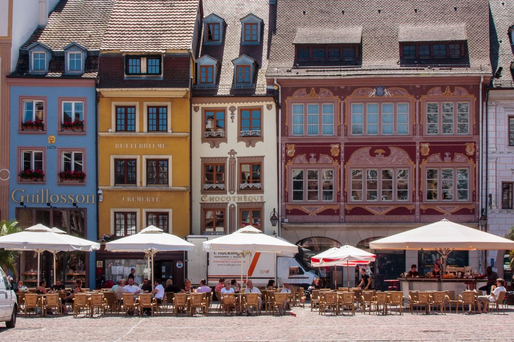 maisons colorées à mulhouse avec terrasses